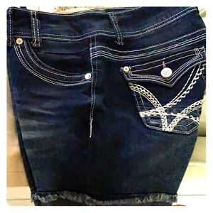 Ladies Wallflower shorts.